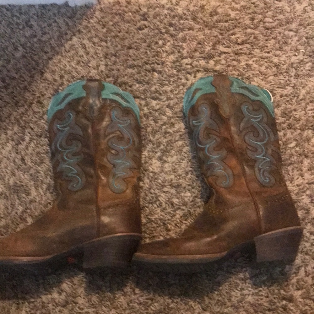 Boots size 8